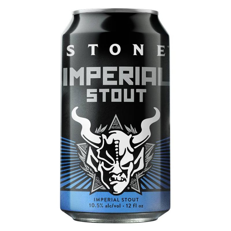 Stone Imperial Stout er en intens og robust øl med dyb sort..